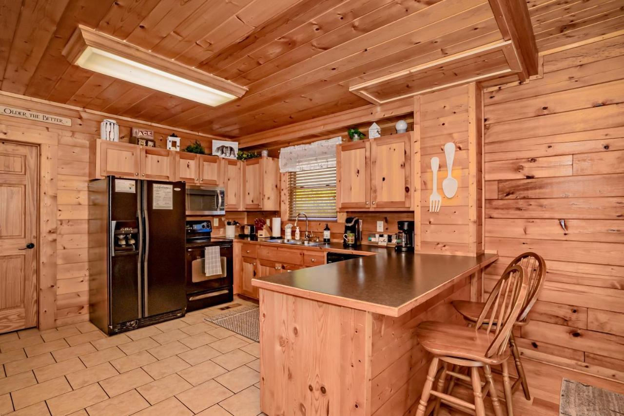 *Family Friendly Cabin Near Dollywood! Pigeon Forge Exterior photo